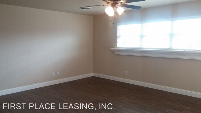 Building Photo - 3 br, 2 bath House - 921 Comer Dr.