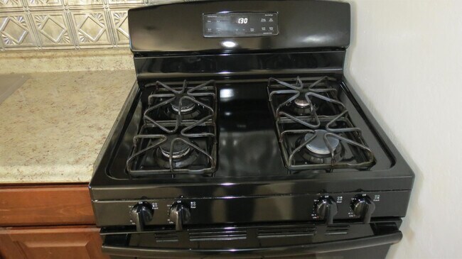 Building Photo - 4329 N Longview Ave