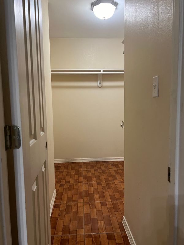 Foto del edificio - 24175 Engleman Rd