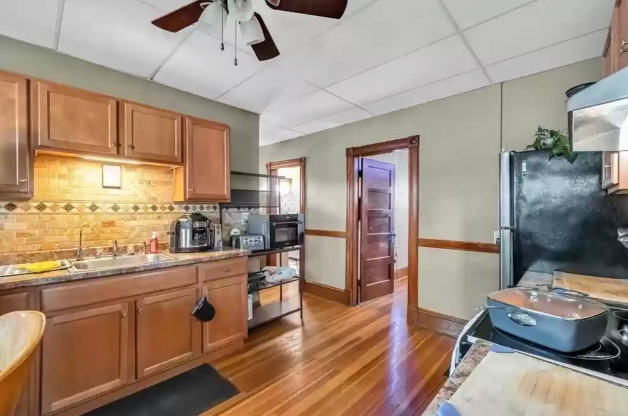 9 Kosciusko St Unit 2, Springfield, MA 01151 Apartments in