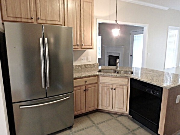 Foto del edificio - 8505 Rockcliff Rd