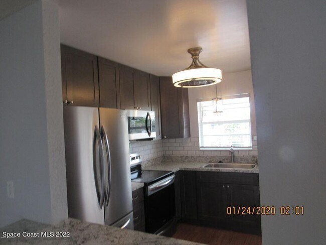 Building Photo - 200 Cape Shores Cir