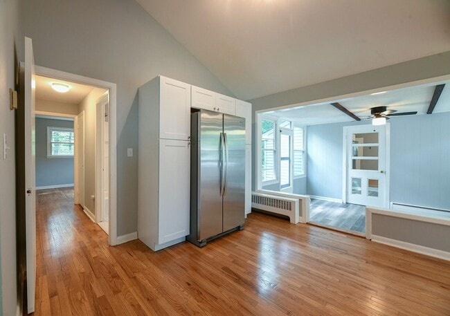 Building Photo - 95 Riverside Dr