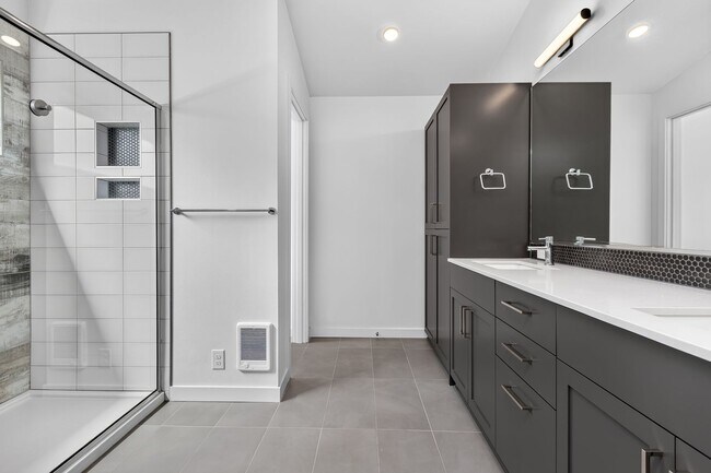 Foto del edificio - 3819 S Cloverdale St