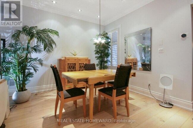 Photo du bâtiment - 55 Woodbine Ave