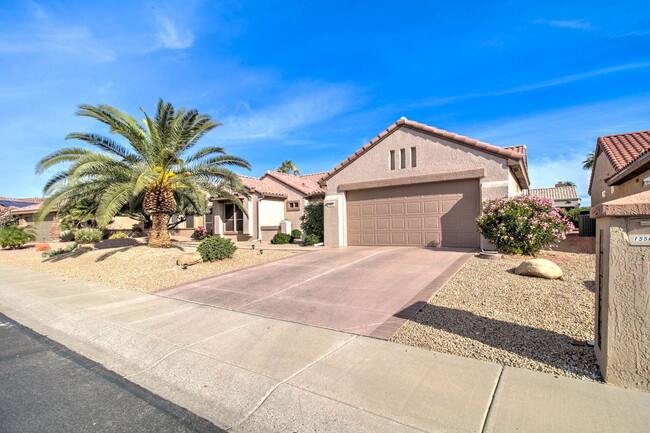 Foto del edificio - 15567 W Coral Pointe Dr