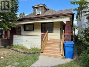 Building Photo - 450 Pierre Ave