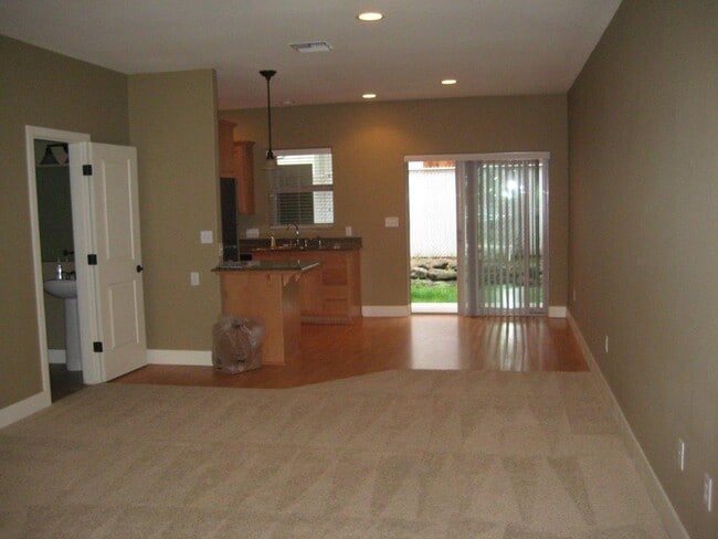 Foto del edificio - Townhome in Central Point