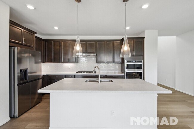 Building Photo - Spacious 4BR Duplex in Arvada
