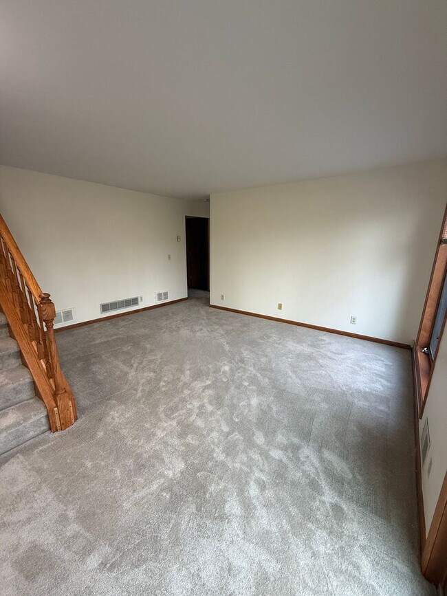 Building Photo - 19310-19330 Emerald Dr. (Duplex)