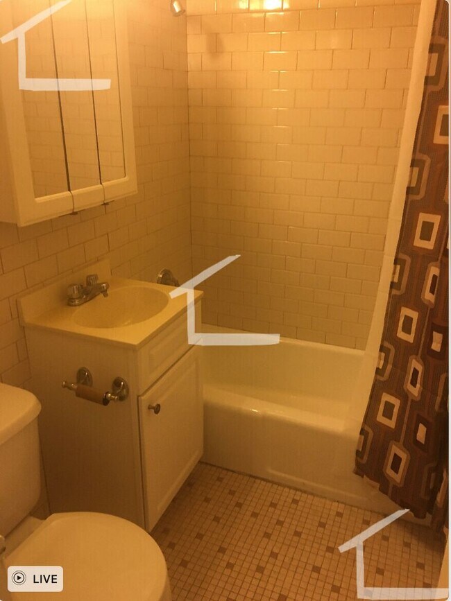 Building Photo - Nicely updated 1 bed unit in Brighton.