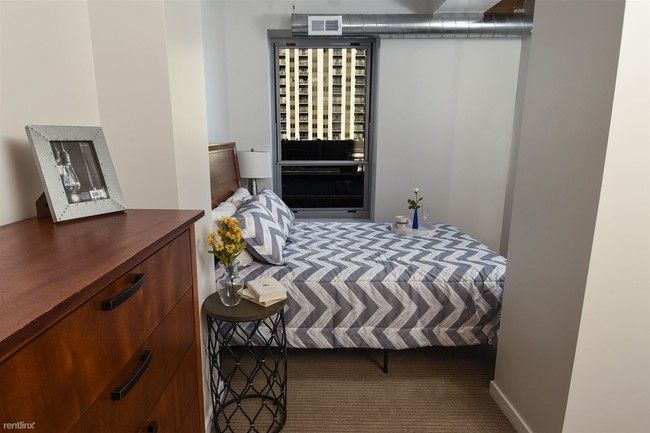 Foto del edificio - 1 br, 2 bath  - 1323 S Michigan Ave 205