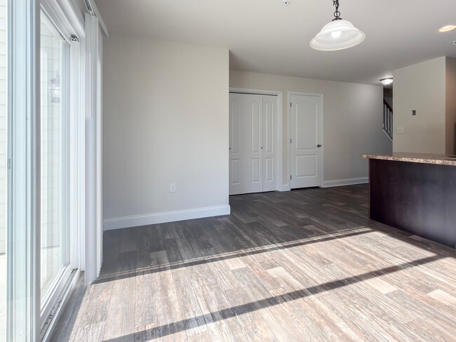 Building Photo - 141 Cedarwood Dr