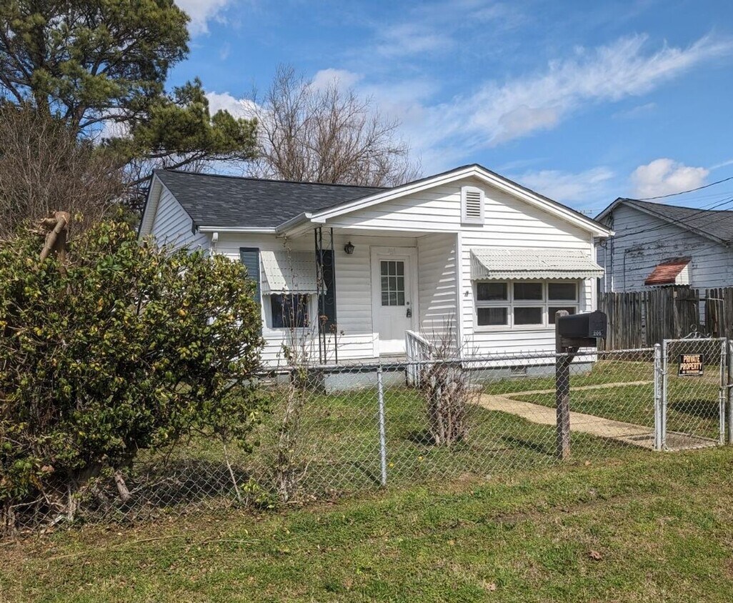 206 Lenox Ave, Gastonia, NC 28054 House Rental in Gastonia, NC