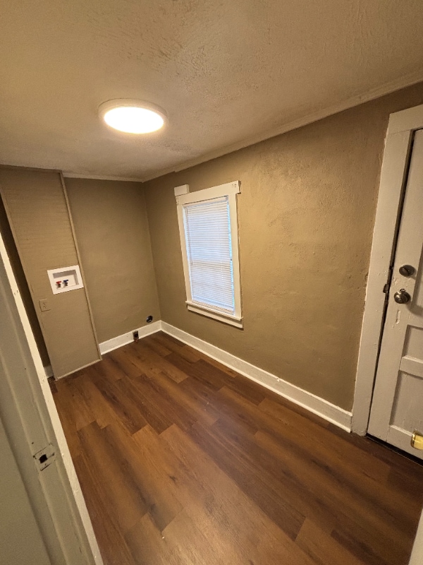 Building Photo - 467 Southport Rd