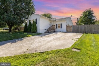 Building Photo - 3430 Little Hunting Creek Dr