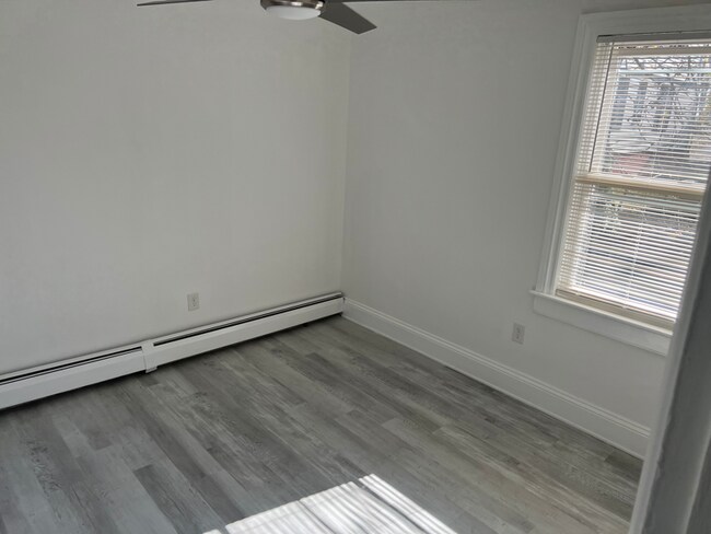 Building Photo - 67 Rochambeau Ave