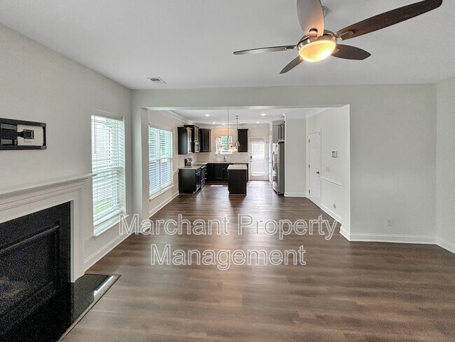 Foto del edificio - 28 Arnold Mill Rd