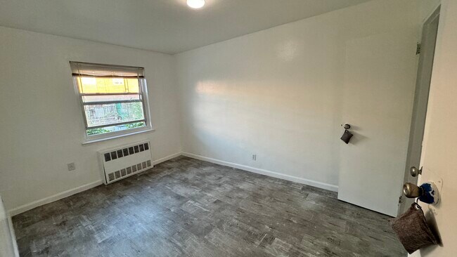 Foto del edificio - 3041 73rd St