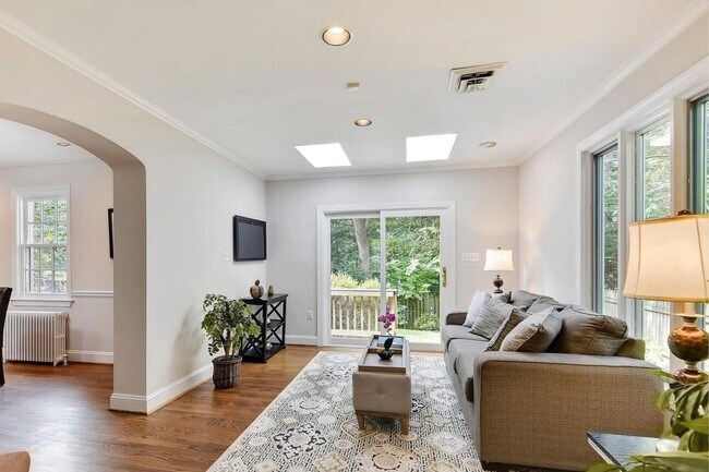 Foto del edificio - 8222 Larry Pl