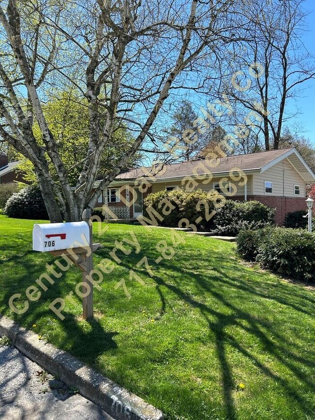 Building Photo - 3 BR Rancher in Red Lion School District