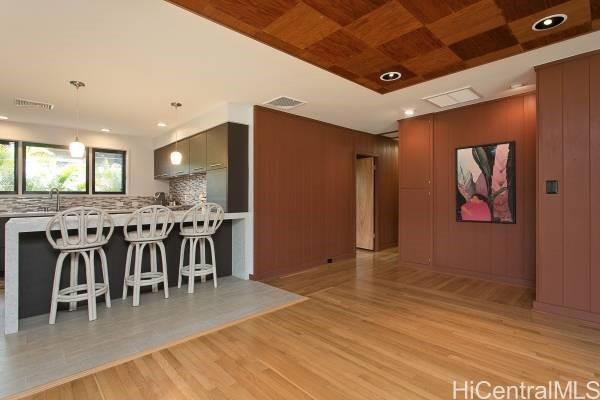 Building Photo - 4103 Kahala Ave