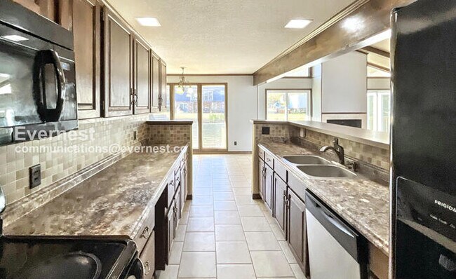 Foto del edificio - 7453 Twinbrook Dr