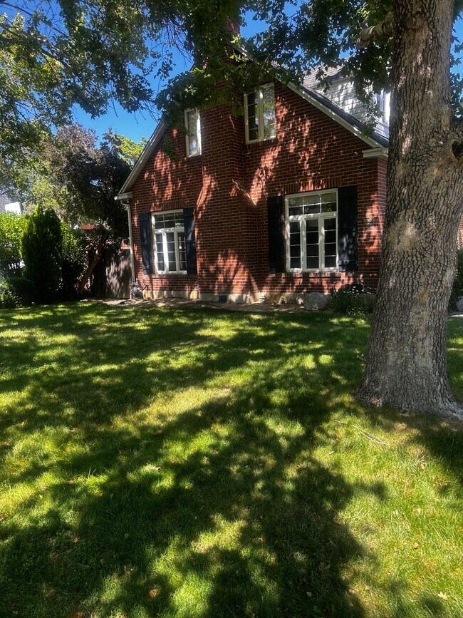 Foto del edificio - 1190 Manor Dr