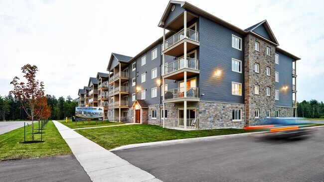 Photo du bâtiment - Mapleton Estates Apartments