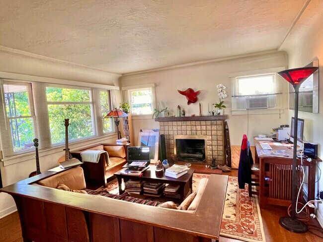 Foto del edificio - 1042 W 14th St