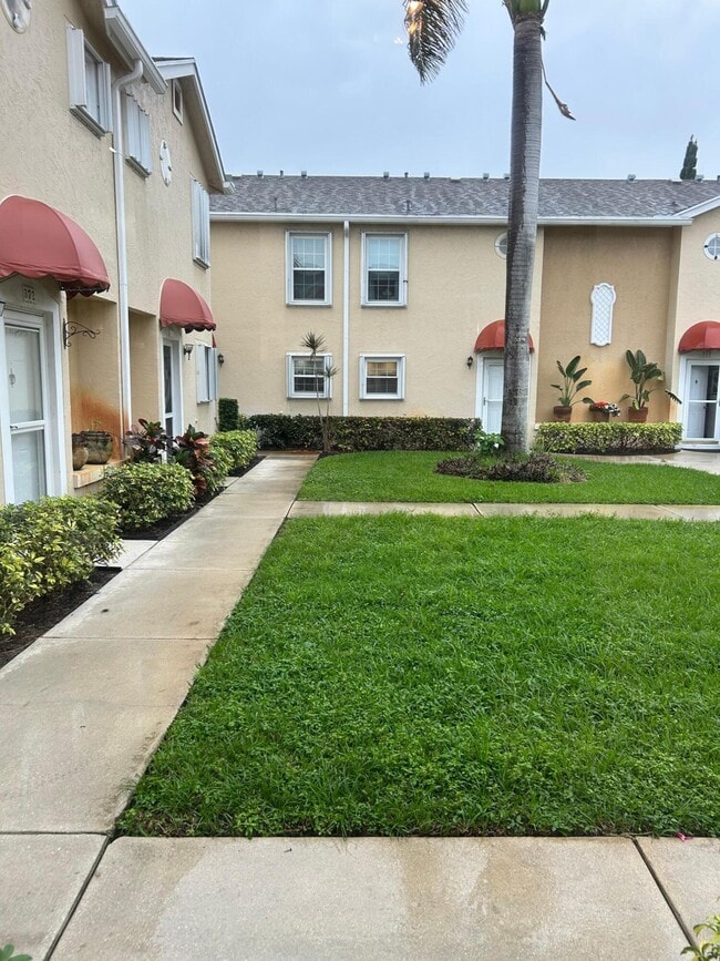 Foto del edificio - 369 Waterside Dr