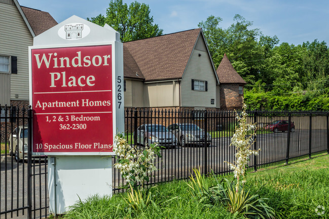 Entrada - Windsor Place