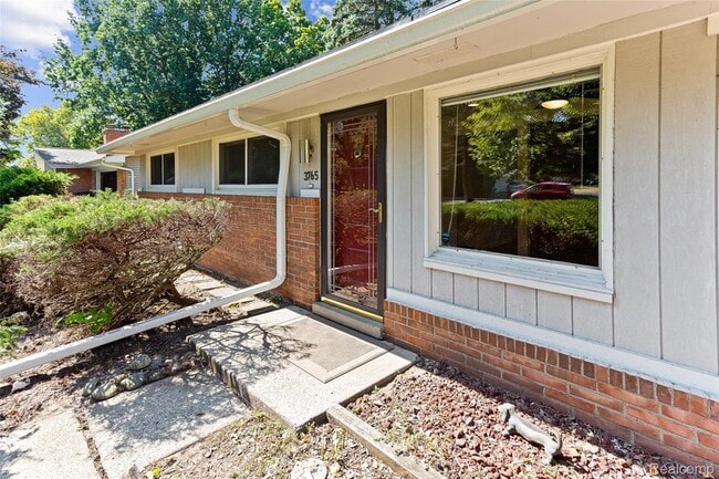 Building Photo - 3765 Ruthland Rd