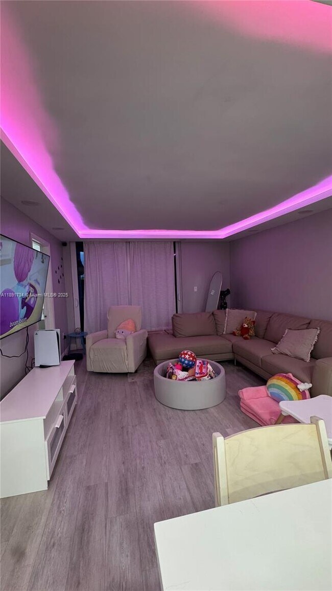 Foto del edificio - 10090 NW 80th Ct