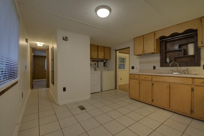 Photo - 54 Dillingham Rd House