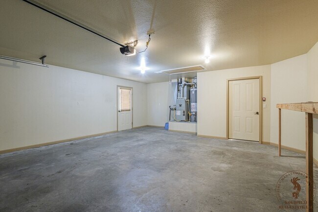 Building Photo - 3090 Aberdeen Ln