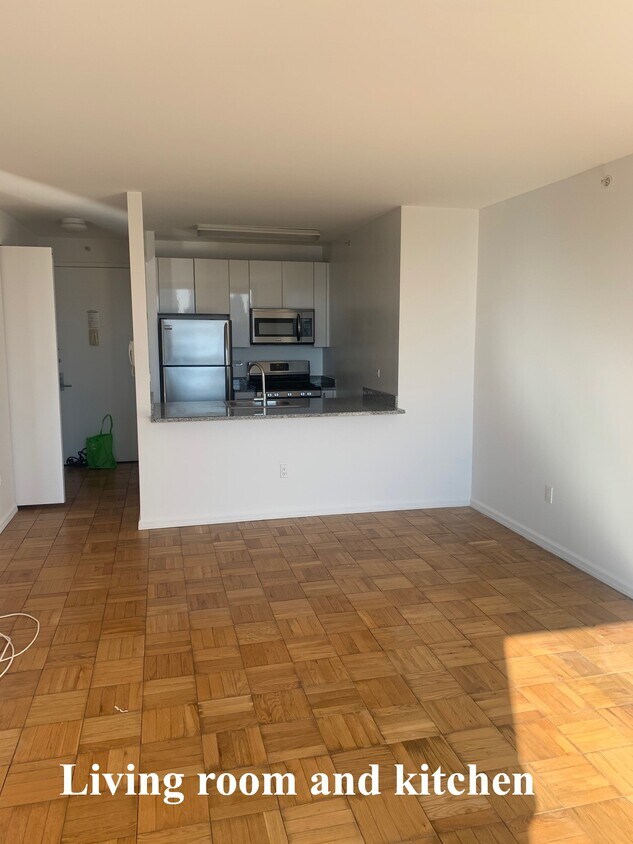 Foto principal - 505 W 37th St