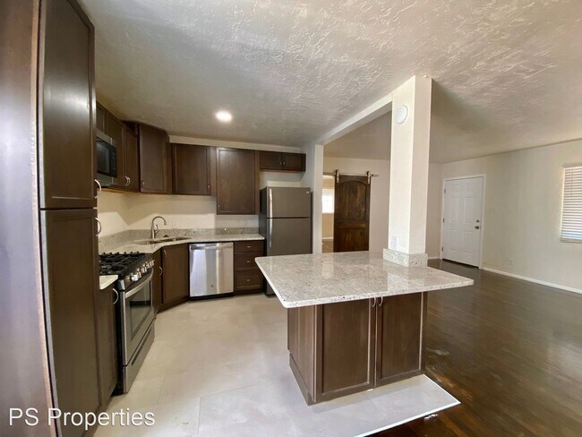 Building Photo - 2 br, 2 bath House - 2731 Santa Cruz Ave SE