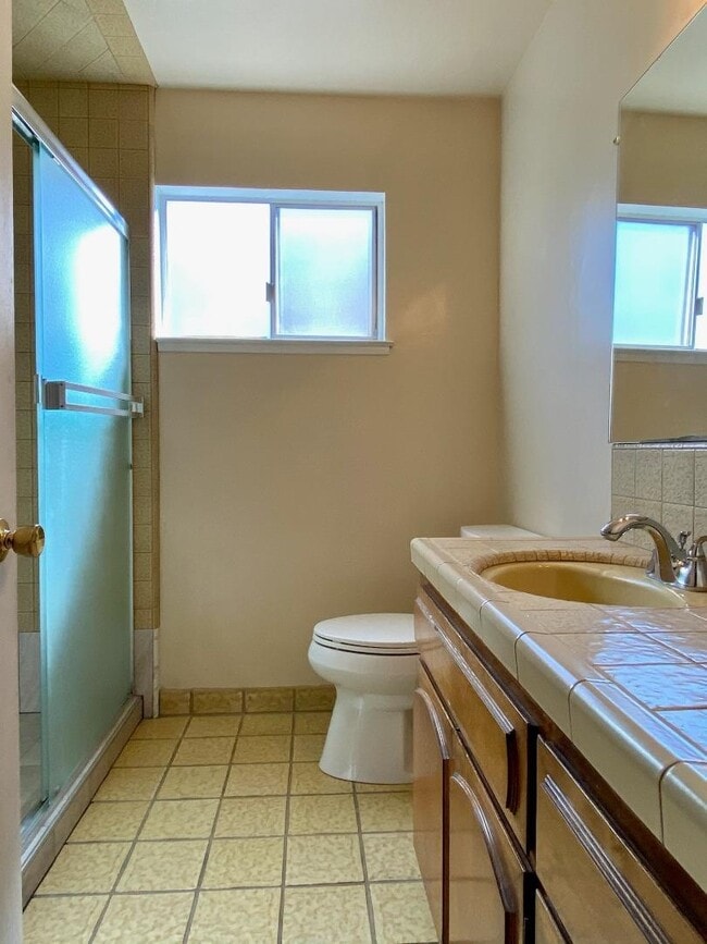 Building Photo - 812 Hermiston Dr