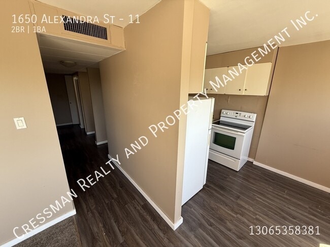 Building Photo - 1 Bed 1 Bath apartment in Rosemont area of Regina