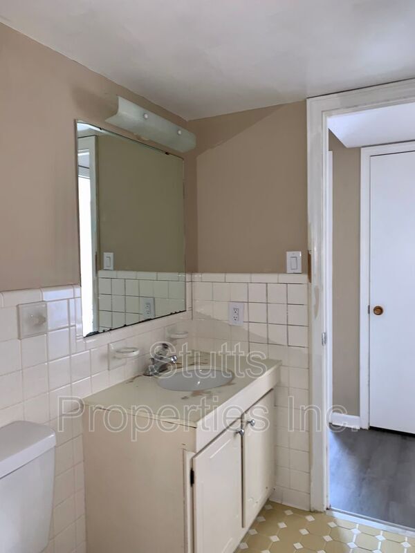 Foto del edificio - 1975 Darby Dr