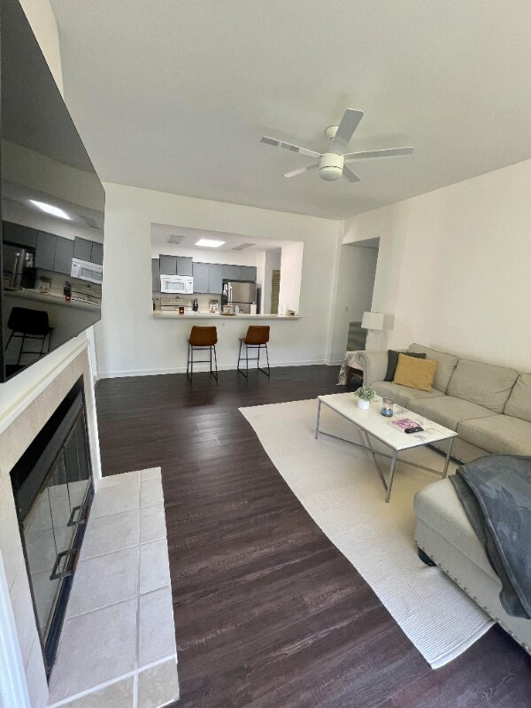 Building Photo - 1429 Suncourt Villa Dr