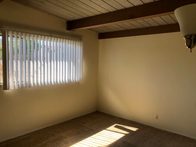 Building Photo - 4051 La Rica Ave