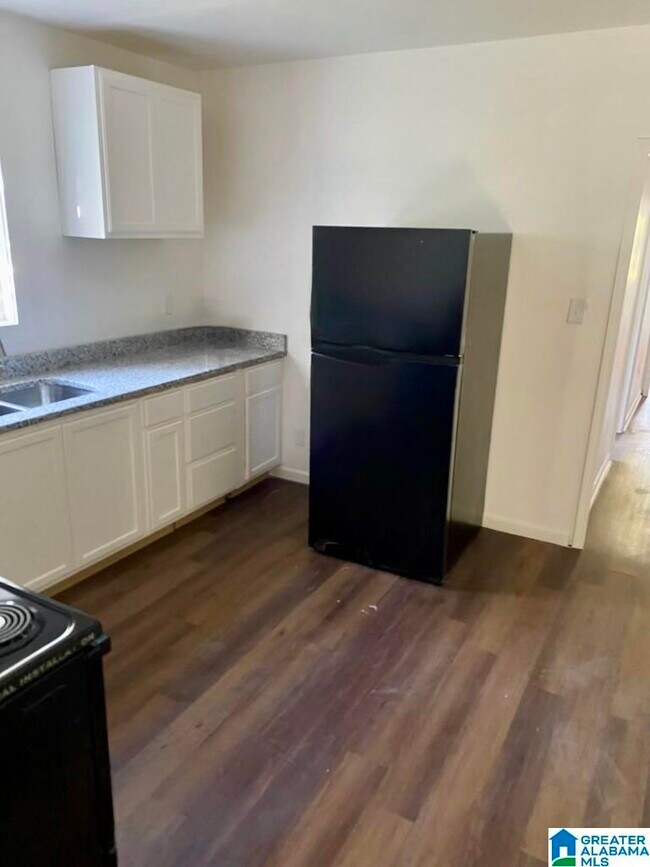 Foto del edificio - 4836 TERRACE S Ter