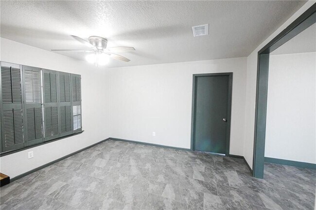 Foto del edificio - 3606 San Blas Dr
