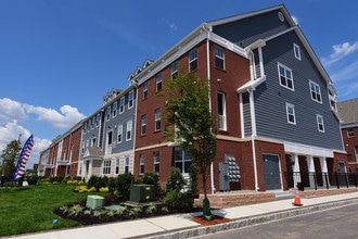 Building Photo - Bayonne Bay