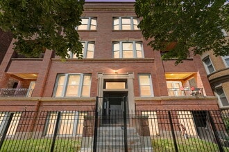 Building Photo - 5724 S King Dr