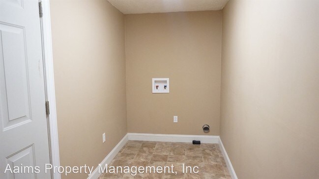 Building Photo - 2821 Pine Springs Dr