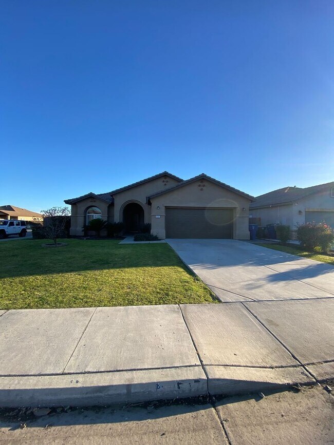 Foto del edificio - Affordable 3 BD 2 BA house in SE Bakersfield Near Union Ave & Berkshire Road