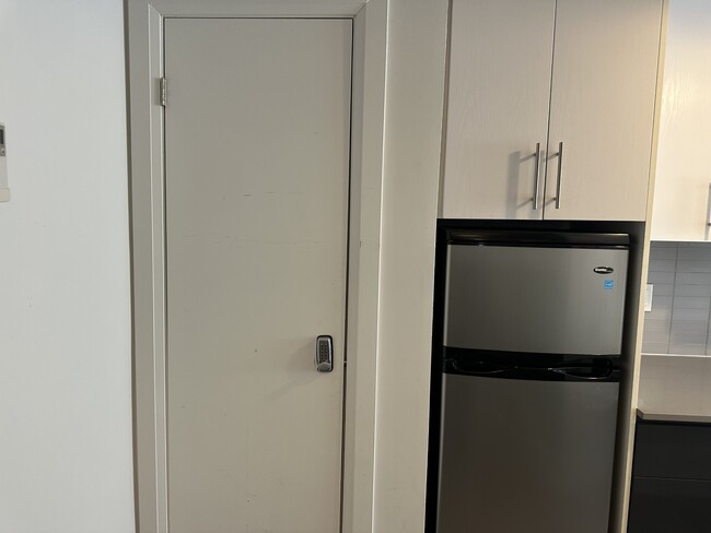 Photo du bâtiment - 595 St Clair Ave W